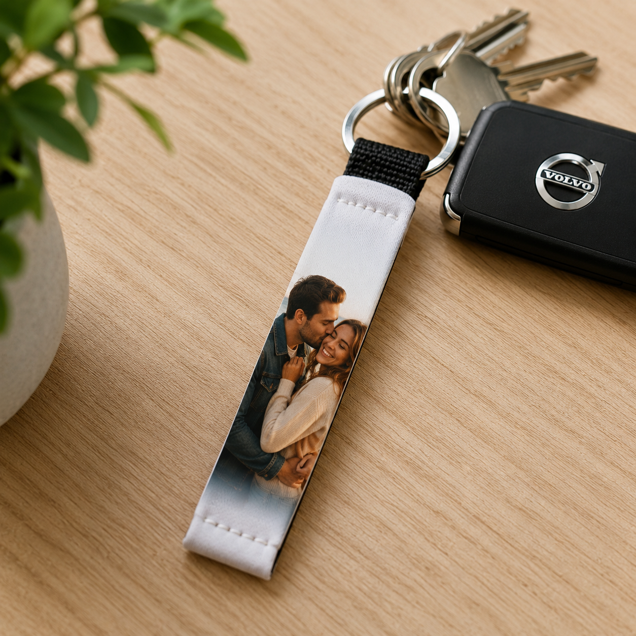 Gepersonaliseerde sleutelhanger met eigen ontwerp – 14 × 2 cm